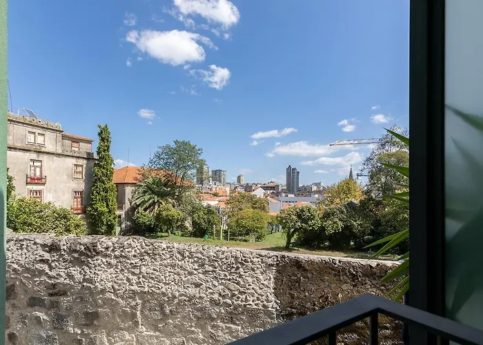 Inside Porto Apartments - Pinheiro